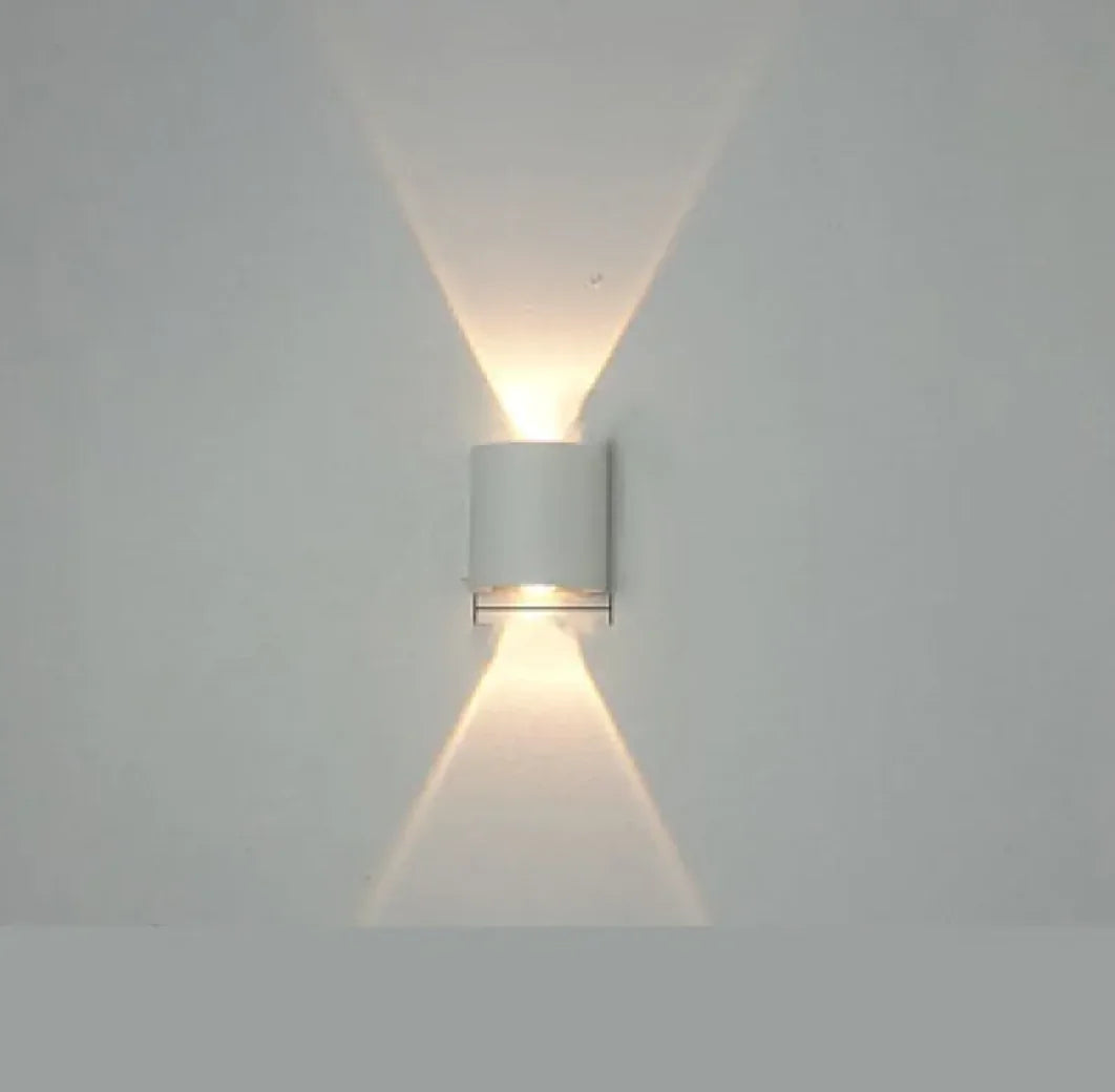 BlackHaus - Wallmounted Aluminum LED light