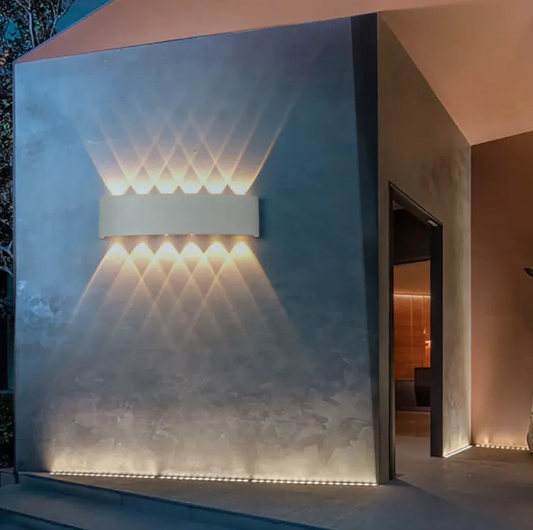 BlackHaus - Wallmounted Aluminum LED light